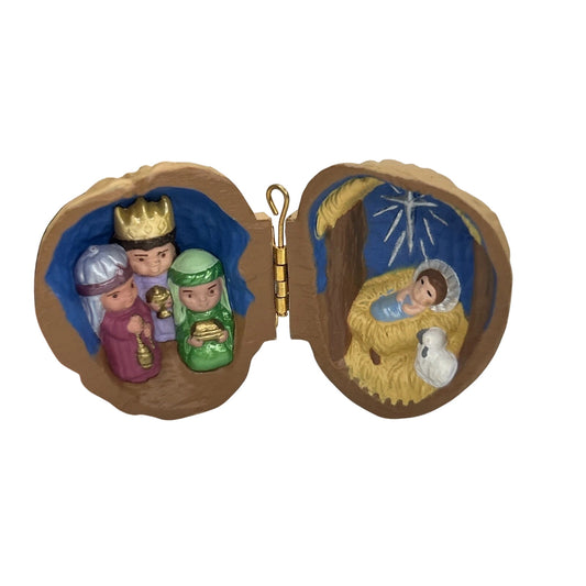 1991 Nutshell Nativity Hallmark Ornament (Vintage) QX5176