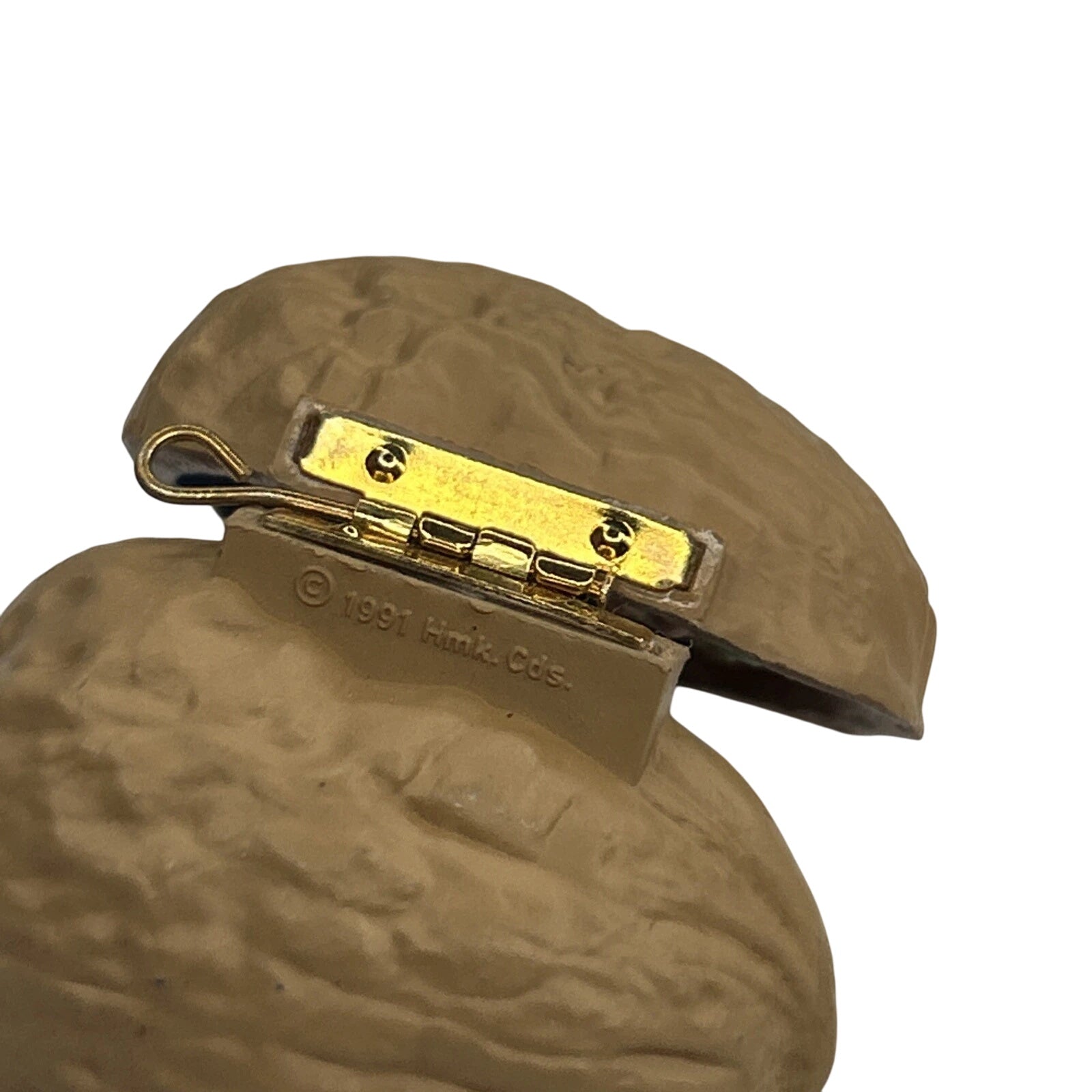 1991 Nutshell Nativity Hallmark Ornament (Vintage) QX5176