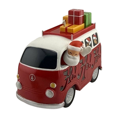2025 Here Comes Santa Claus () QGO2475