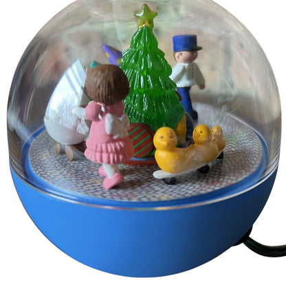 1988 Parade of the Toys Hallmark Ornament (Magic Globe) QLX7194