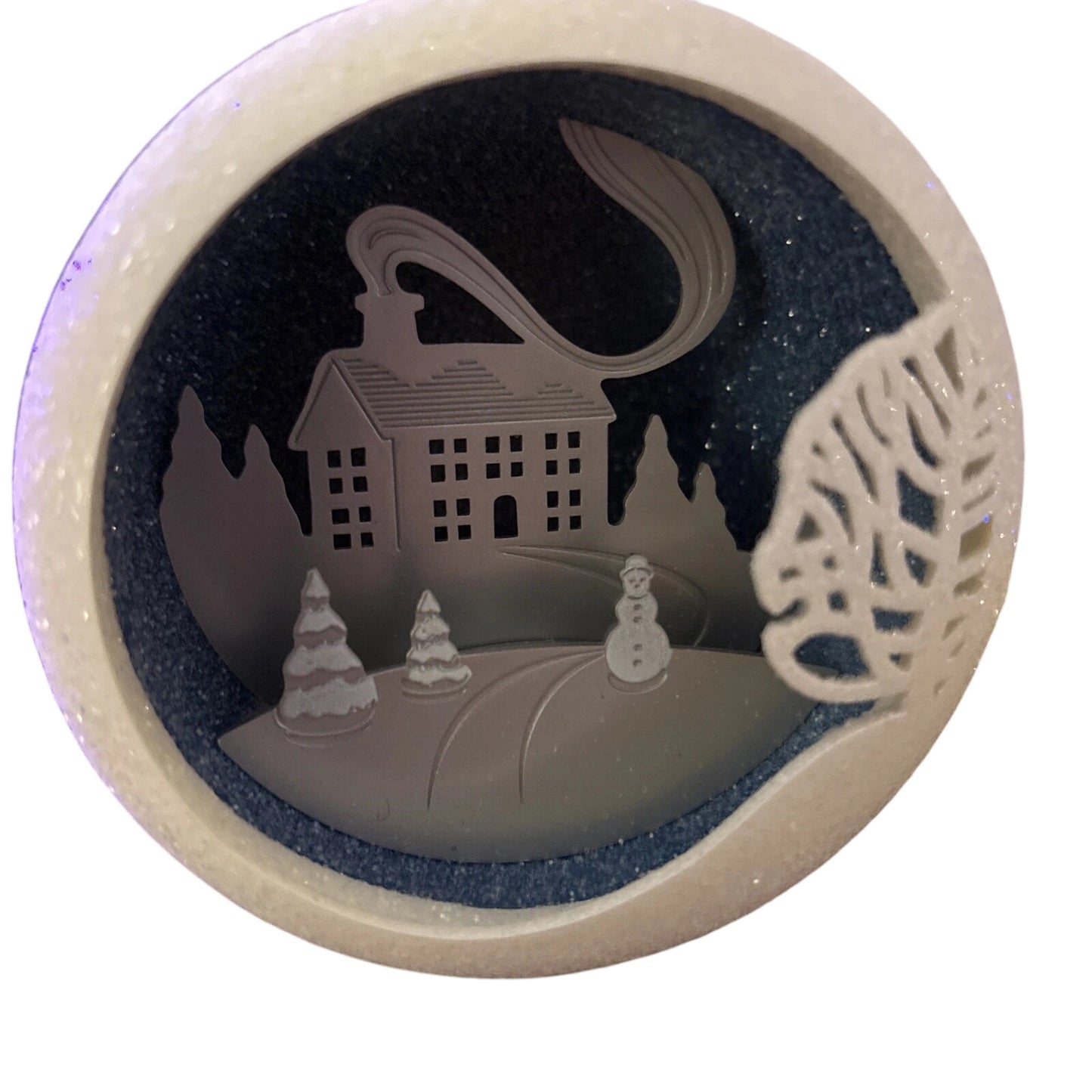 2013 A December To Remember Hallmark Ornament (Snowmen) QXG1042