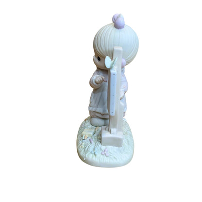 Adorable Figurine: Girl, Boy, and Bird - Perfect Collectible