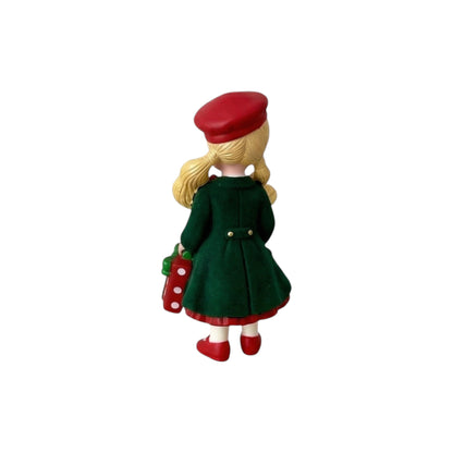 2011 Yuletide Shopper (Madame Alexander)