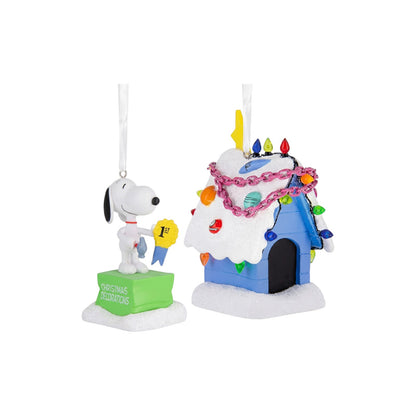 2025 Snoopy and Holiday Doghouse Set