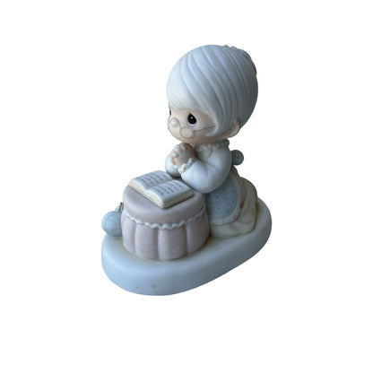 Holy and Prayerful Grandmother Figurine with Bible - Perfect for Prayerful Homes