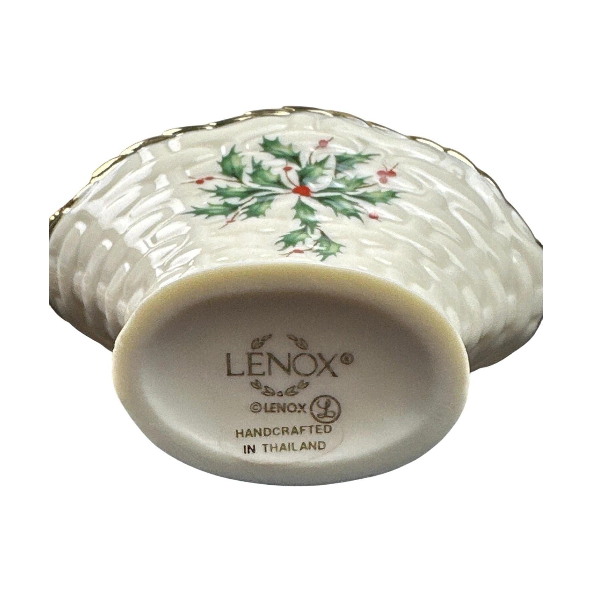 Elegant Porcelain Jar Ornament for Holiday Decor Image6