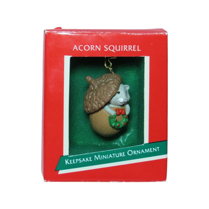 1989 Acorn Squirrel (Animal)