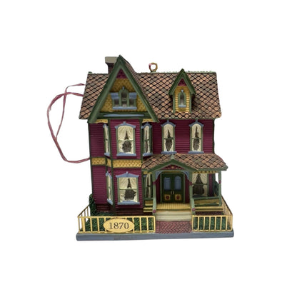 1999 Victoria Court (Buildings & Houses)