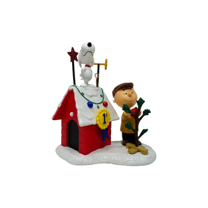 2017 Decked Out Doghouse (Peanuts)