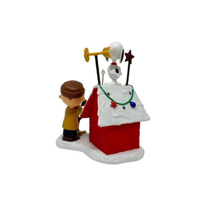 2017 Decked Out Doghouse (Peanuts)
