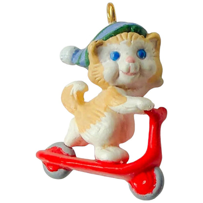 1989 Kitten w/ Scooter (Kittens In Toyland)