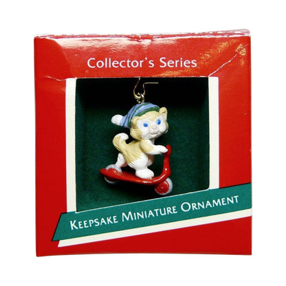 1989 Kitten w/ Scooter (Kittens In Toyland)