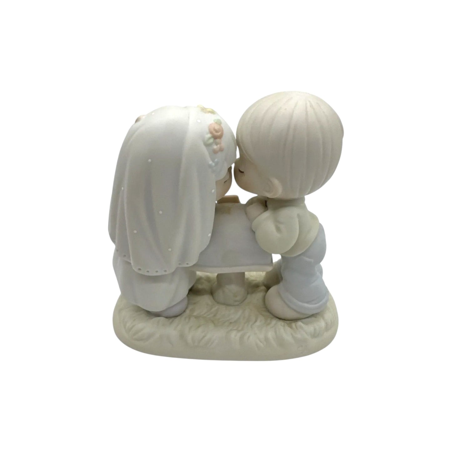 1992 Sealed With a Kiss (Precious Moments)