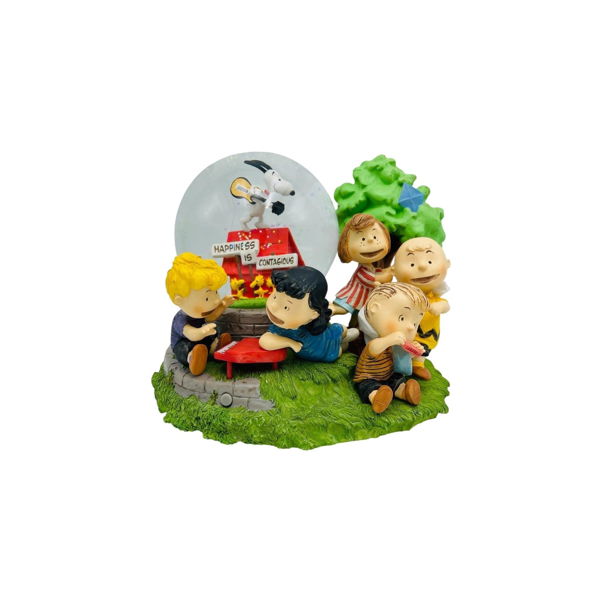 Musical Water Globe Hallmark Ornament (Peanuts) PAJ1120 Image1
