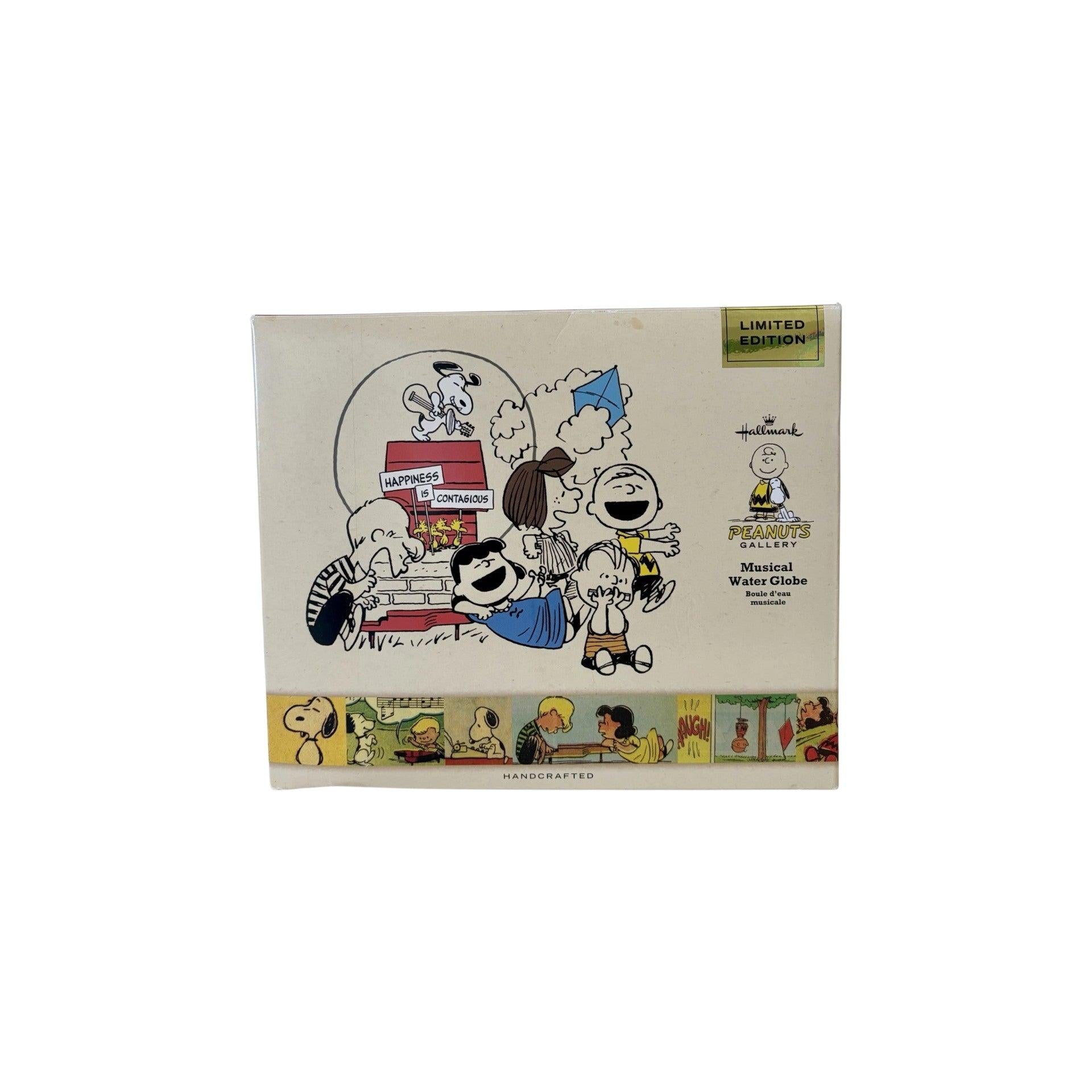 Musical Water Globe Hallmark Ornament (Peanuts) PAJ1120 Image2