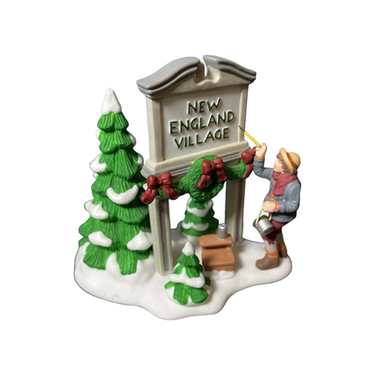 1990 Fresh Paint – New England Village Sign (Department 56 #56592)