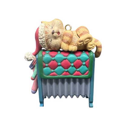 1992 Christmas Cat Nappin (Kitten)