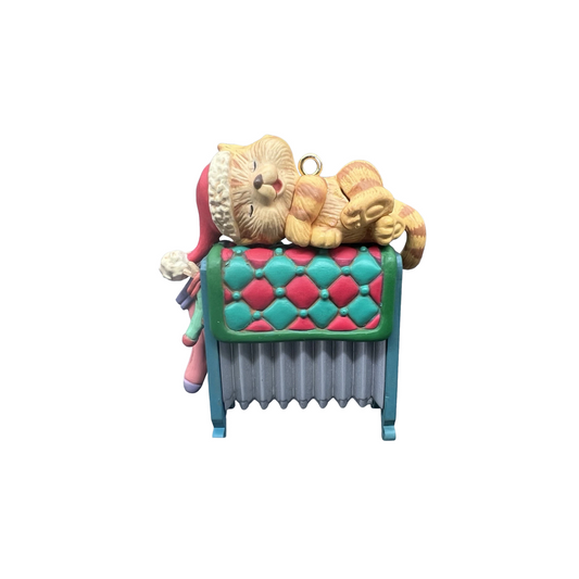 1992 Christmas Cat Nappin (Kitten)