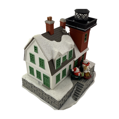 2025 Holiday Lighthouse (Holiday Lighthouse) QXR8702
