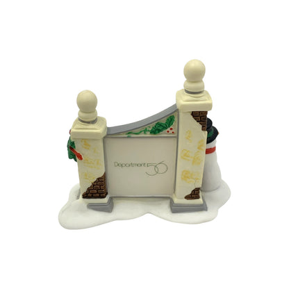 1989 Village Sign with Snowman (Heritage Village Series – Department 56, Item #1341354)