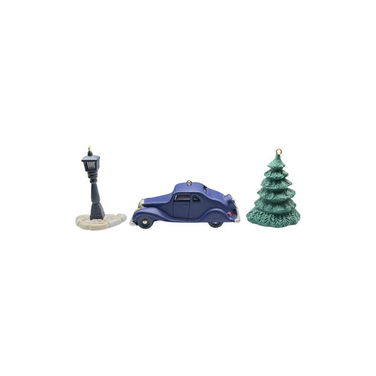 1995 Nostalgic Houses & Shops Accessories Hallmark Ornament (Nostalgic Houses and Shops) QX5089 Image1