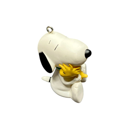 2000 A Snug Hug (Peanuts)