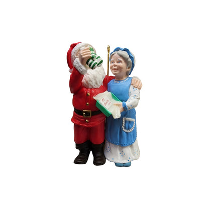 1994 A Handwarming Present (Mr. and Mrs. Claus)