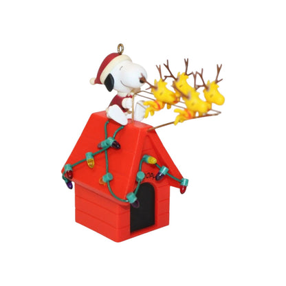 2005 Santa Beagle and Friends (Peanuts)