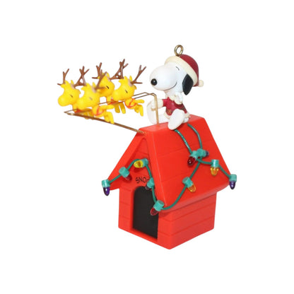 2005 Santa Beagle and Friends (Peanuts)