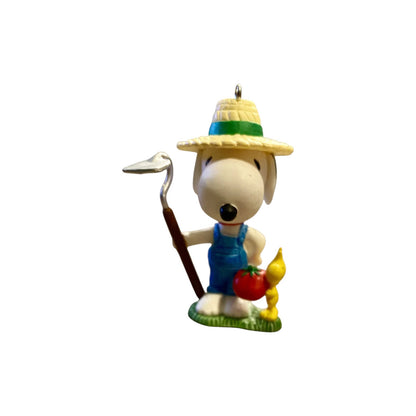 2016 Green Thumb Snoopy (Spotlight on Snoopy)