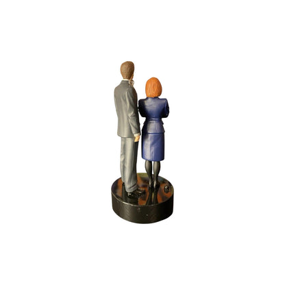2017 Scully and Mulder (The X-Files)