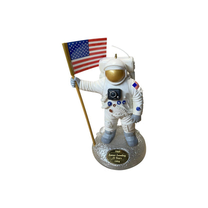 1994 The Eagle Has Landed Hallmark Ornament (Neil Armstrong!) QXL7486 Image3