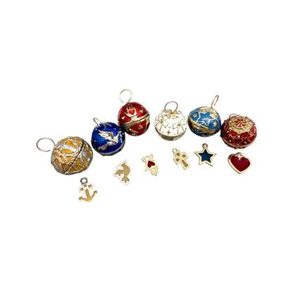 2002 Gifts of the Season (Ball)