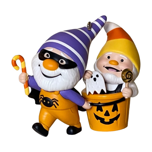 2025 Gnothing But Treats (Gnome) QFO5472