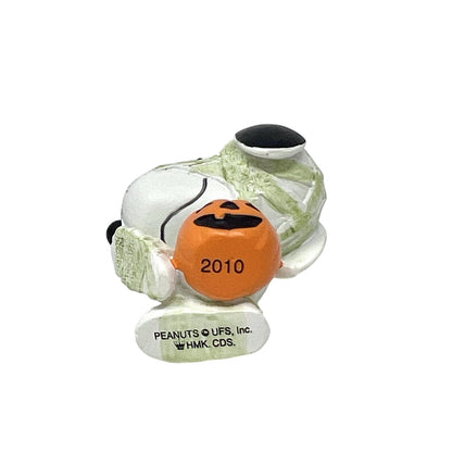 2010 Treats for Snoopy (Peanuts)