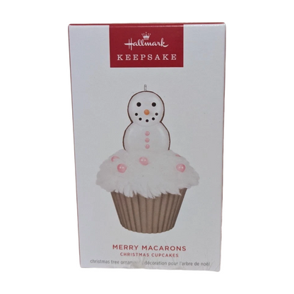 2025 Merry Macarons (Christmas Cupcakes) QXR8395