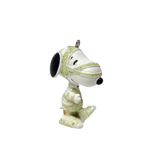 2010 Treats for Snoopy (Peanuts)