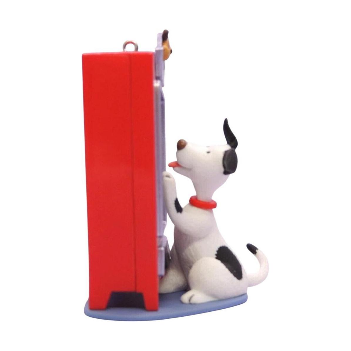 2007 Dog Vending Machine (Dog)
