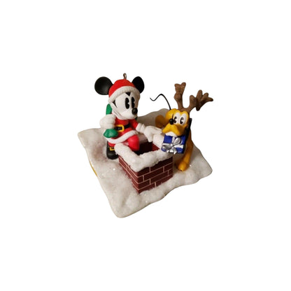 2005 Santa's Helpers (Mickey and Pluto)