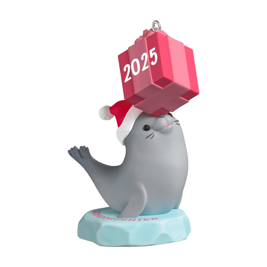 2025 Granddaughter (Grandchild Ornaments) QGO1495