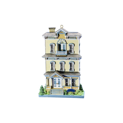 2000 Vintage Victoria Court (Buildings & Houses)
