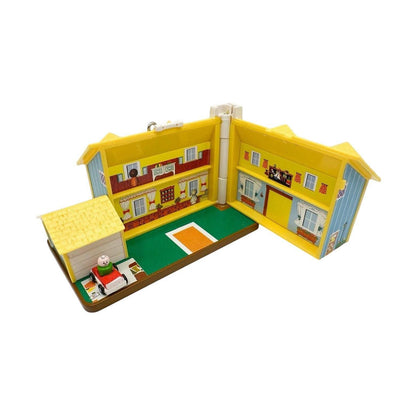 2011 Play Family House (Fisher Price)