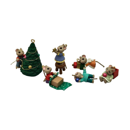 1996 Tiny Christmas Helpers (Six Mice)
