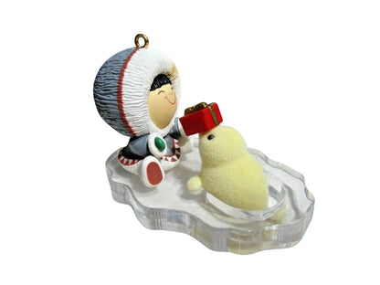 1987 Seal with Gift (Frosty Friends)