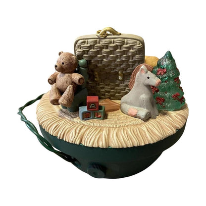 1994 Victorian Toy Box (Toys and Games)