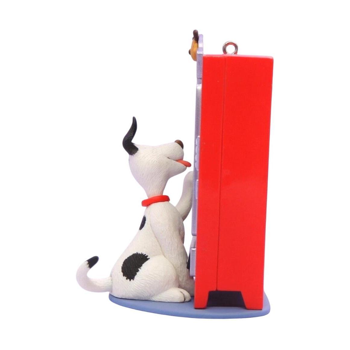 2007 Dog Vending Machine (Dog)