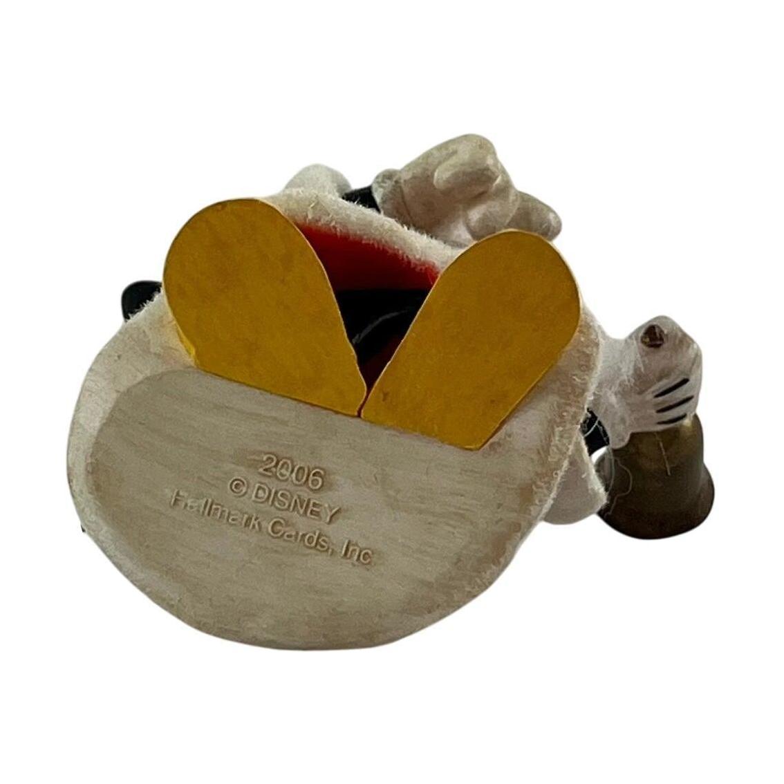 2006 Ringing In Christmas (Mickey Mouse)