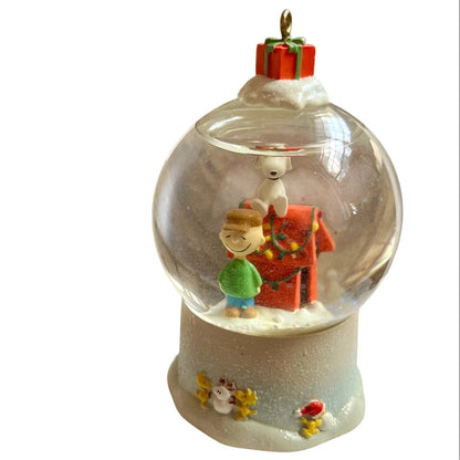 2006 Merry Christmas, Charlie Brown Globe (Peanuts)